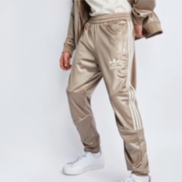 Adidas Original CHILE 20 Track Pants in Chalk Brown US M - Picture 3 of 5